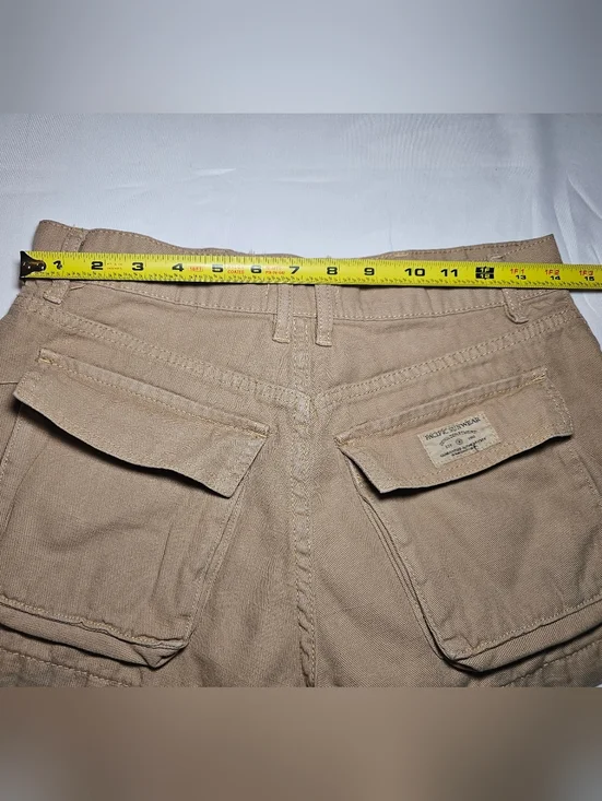 PacSun Custom Embellished Cargo Shorts Size 27 Mid Rise Khaki Tan Floral Heart - Picture 8 of 8